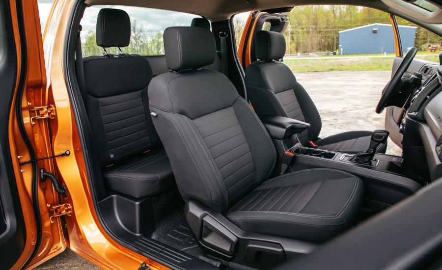 Интерьер Ford Ranger XL STX SuperCab 2018 года  (NA) (фото 31 из 40)